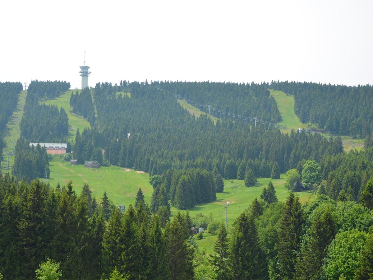 Nice Holiday Home In The Ore Mountains Only 500M From The Chairlift Loučná pod Klínovcem Buitenkant foto